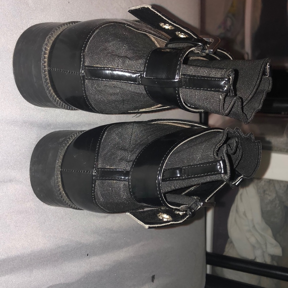 Shoes - Picture 5 of 5